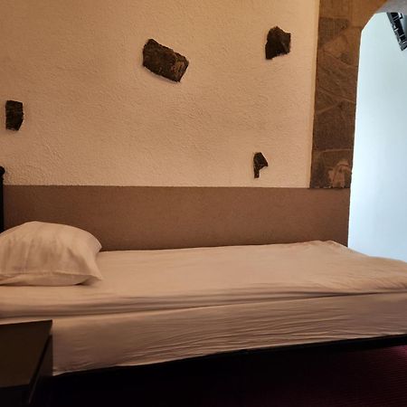 Pension Knafel Zirovnica Buitenkant foto